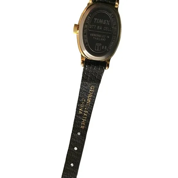 Vintage Timex Womens Black Leather Strap Gold Oval Face Watch